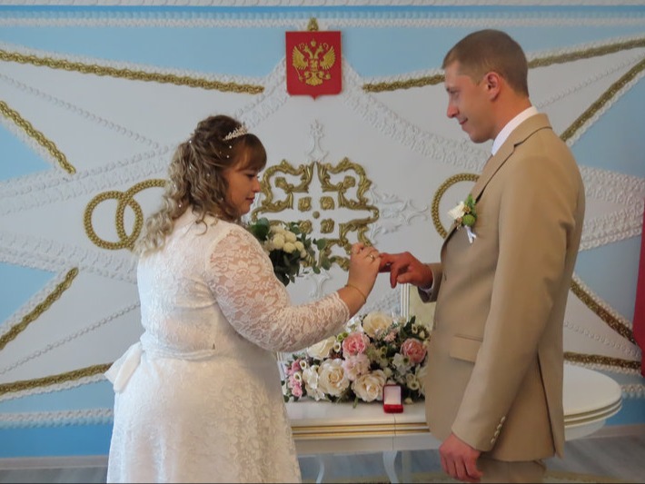 Под покровом святых.