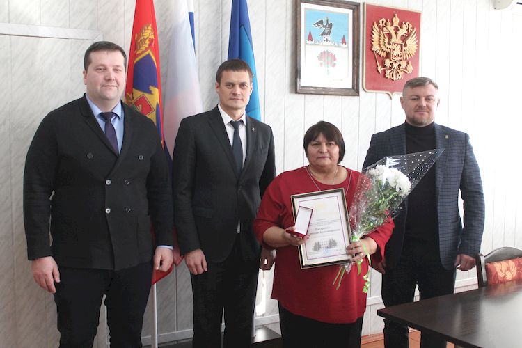 В направлении цели.