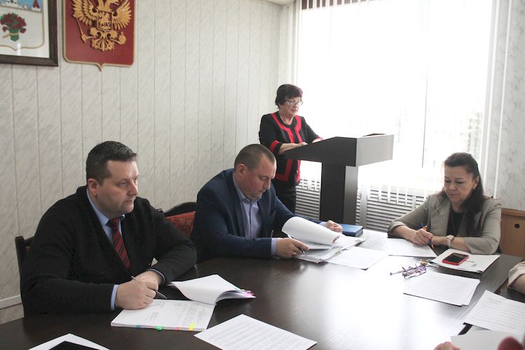РАЙСОВЕТ: финансы, бюджет, благоустройство.