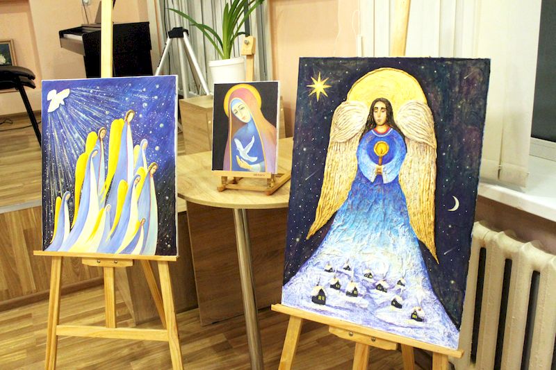 Человек в солнечной палитре.