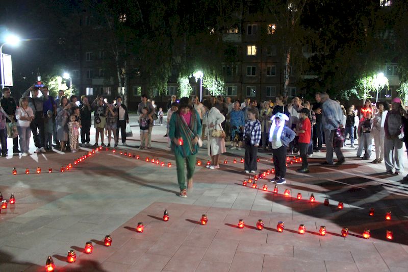 Свет против тьмы.