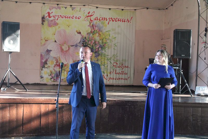 Парк принял эстафету праздника.